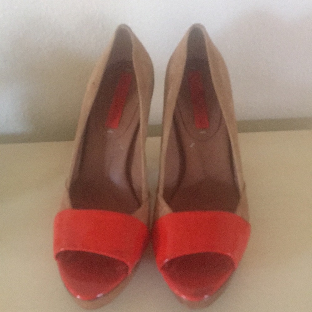 Woman size7.5 bcbg maxazria high heel platform
